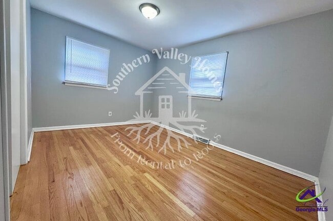 Building Photo - 305 Sparta St