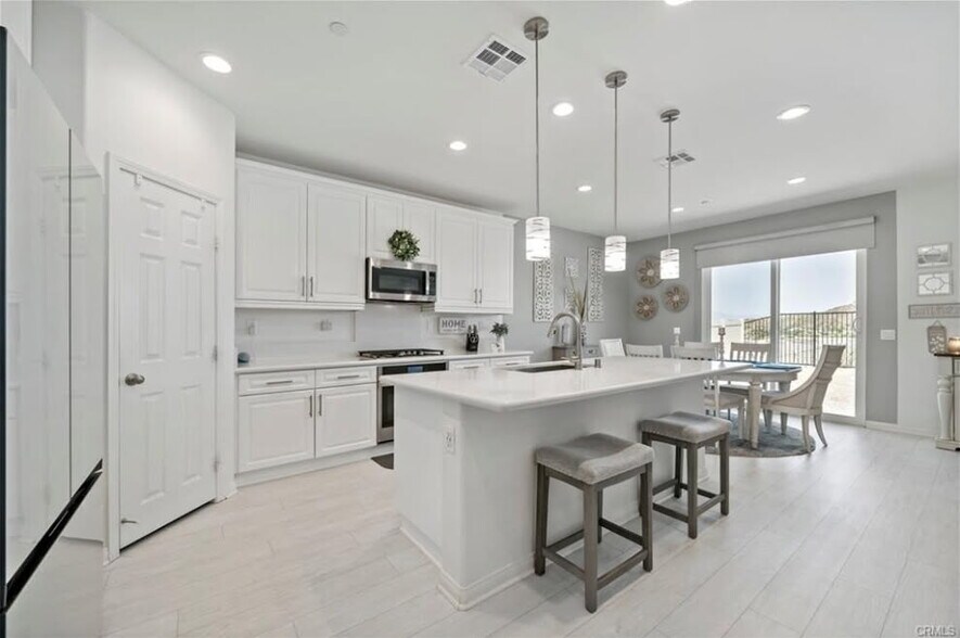 Building Photo - 29134 Evans Way