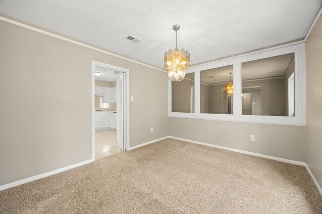 Building Photo - 5923 Pebble Springs Dr