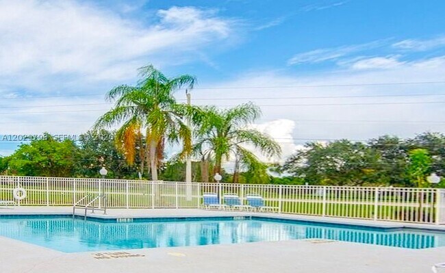 Building Photo - 13060 Vista Isles Dr