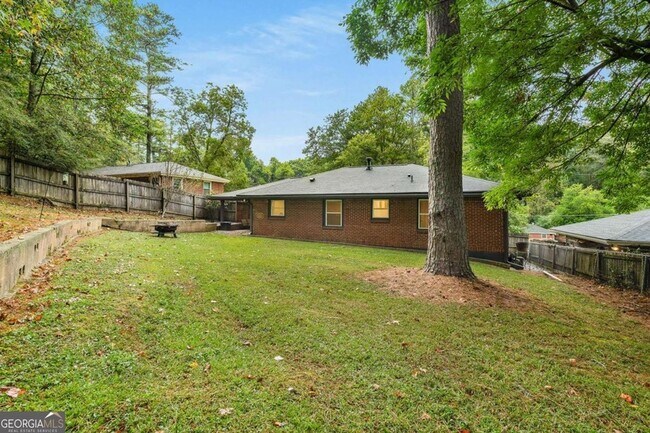 Building Photo - 1857 Boulderview Dr SE
