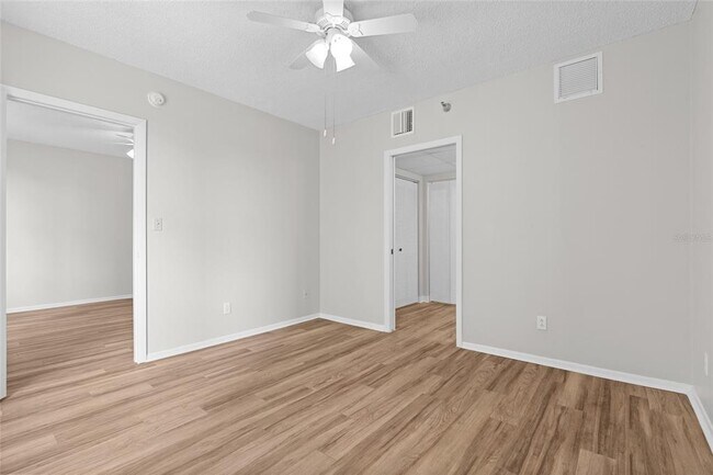 Building Photo - 411 1st Ave N