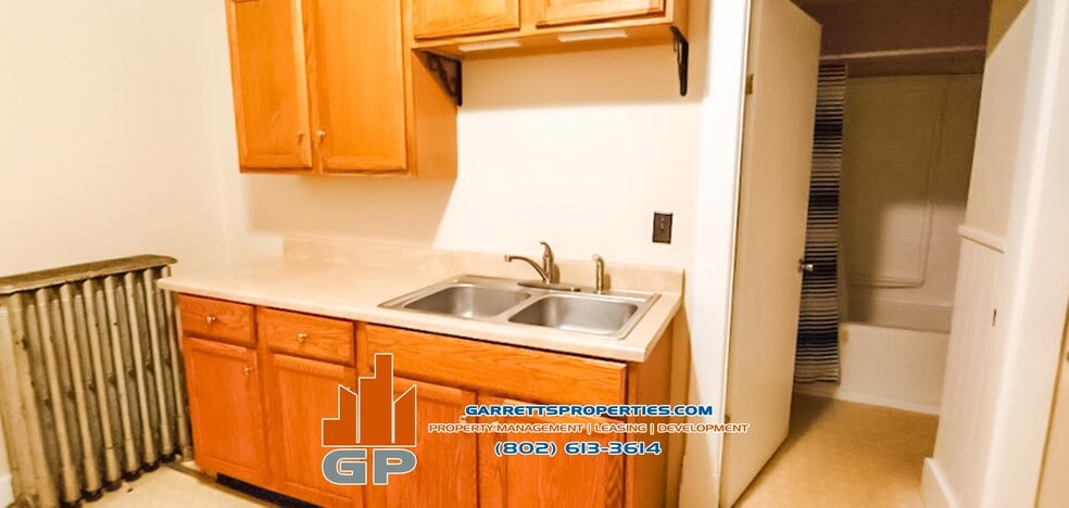 Building Photo - 386 N Main St