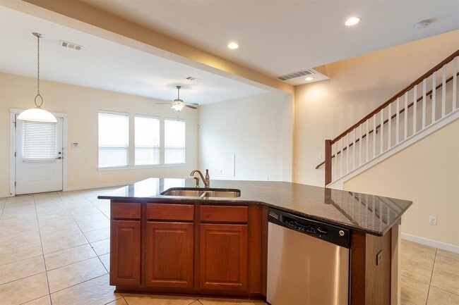 Building Photo - 2241 Zach Scott St