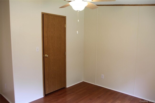 Building Photo - 68 Shinhollow Rd