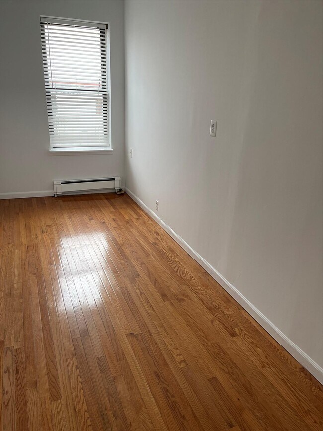 Building Photo - 54-15 82nd St