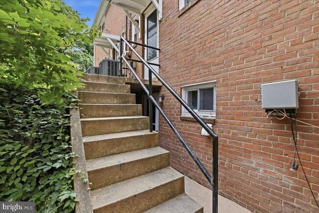 Building Photo - 5024 8th Rd S