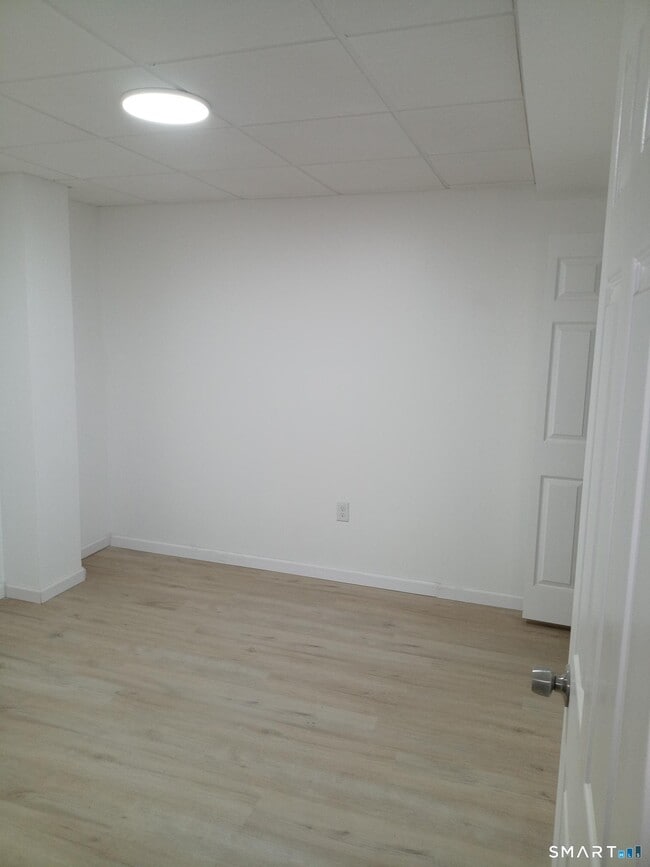 Building Photo - 105 Hillside Ave