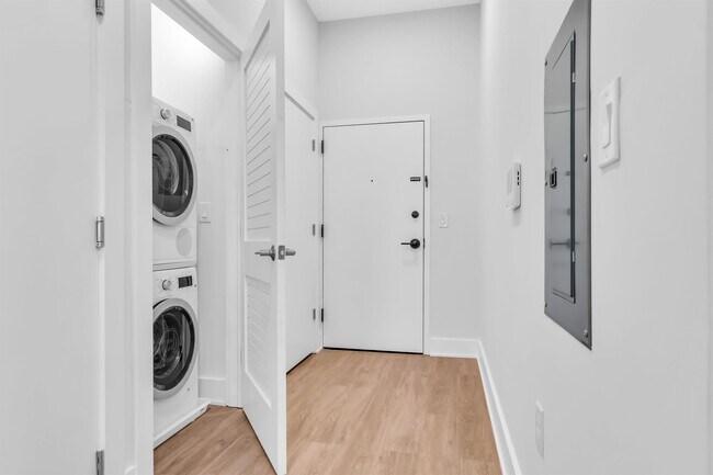 Building Photo - 345 AVENUE A Ave