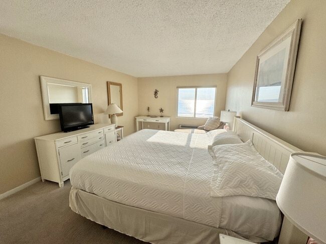 Building Photo - 215 Atlantic Ave