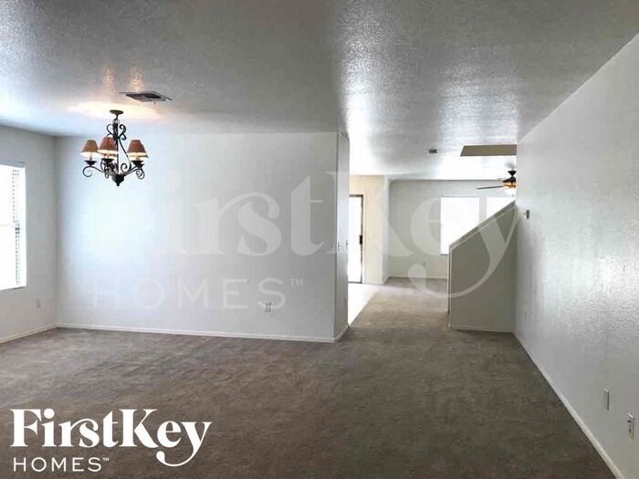 Building Photo - 9032 E Pampa Ave