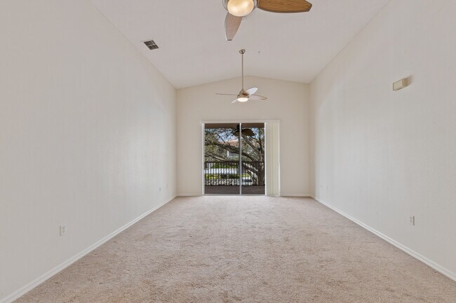 Building Photo - 4240 Central Sarasota Pky