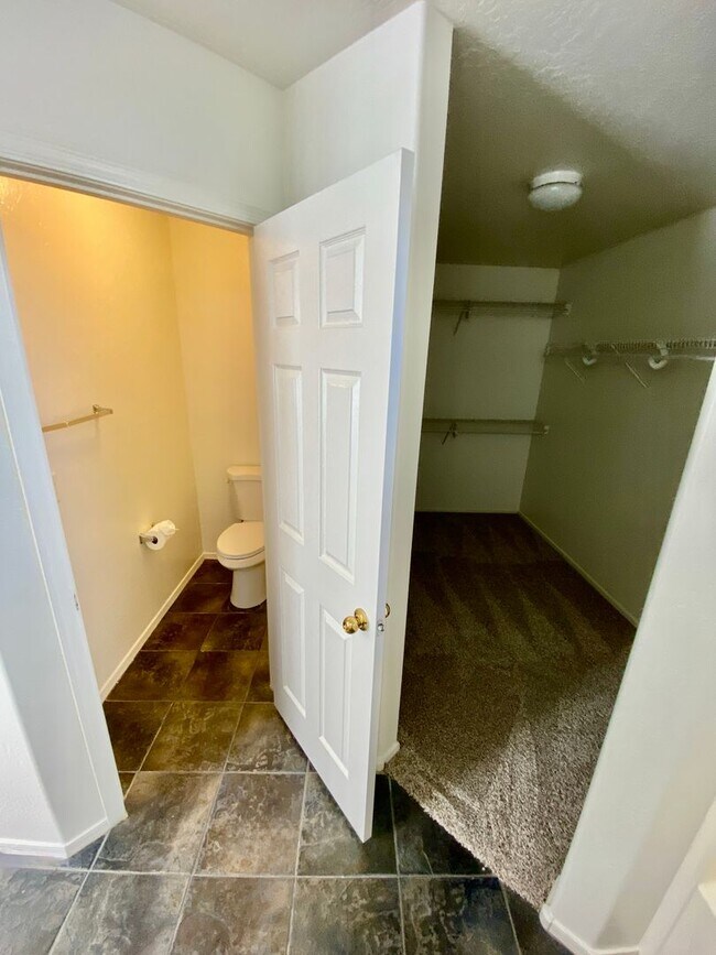 Building Photo - 3 Bed, 2 Bath in Rancho El Mirage