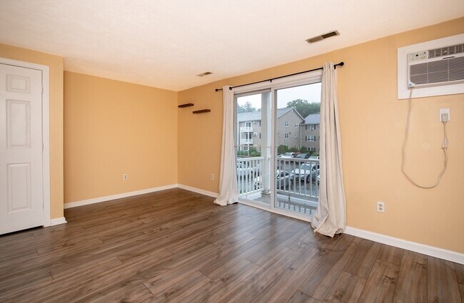Building Photo - 1585 Braley Rd