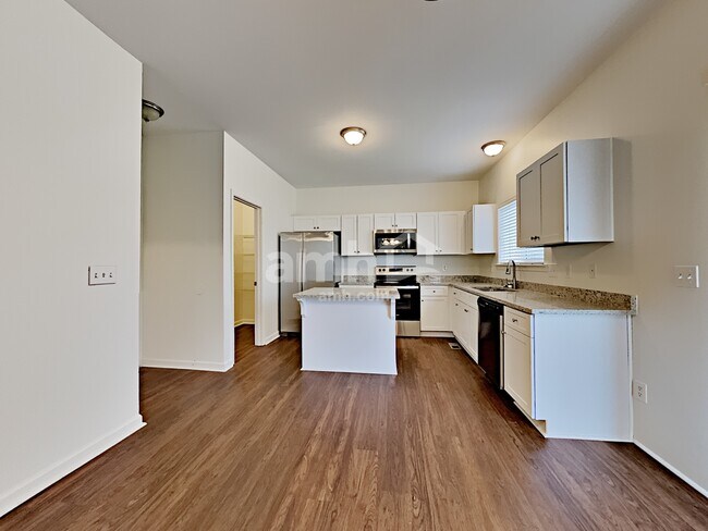 Building Photo - 1441 Bridgecross Pky