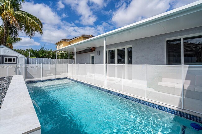 Building Photo - 15822 SW 140th St