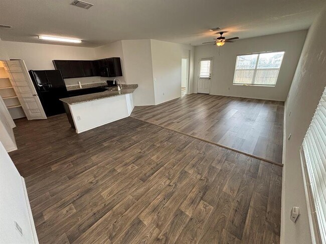 Building Photo - 3601 Batson Dr
