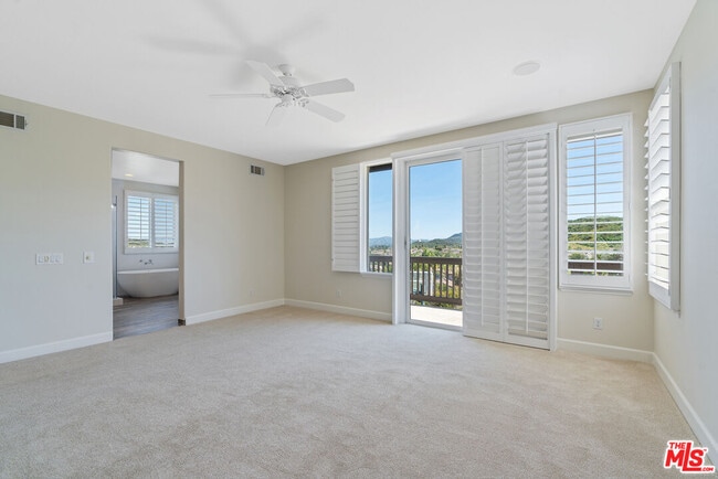 Building Photo - 674 Via de Tierra