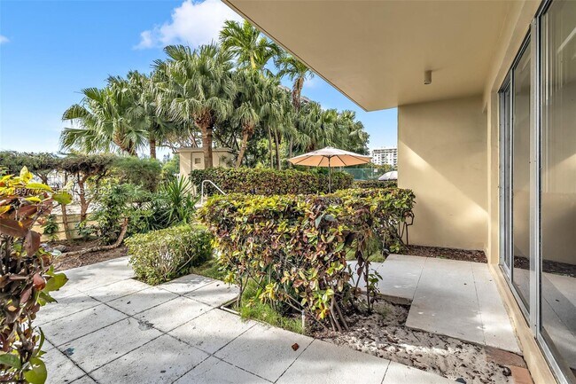 Building Photo - 11111 Biscayne Blvd