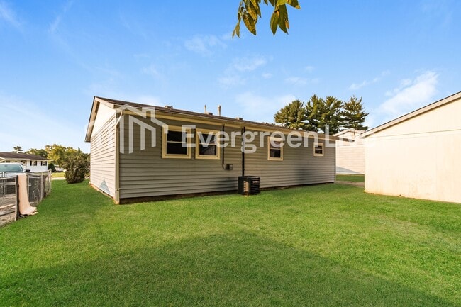 Building Photo - 2660 Wenning Rd