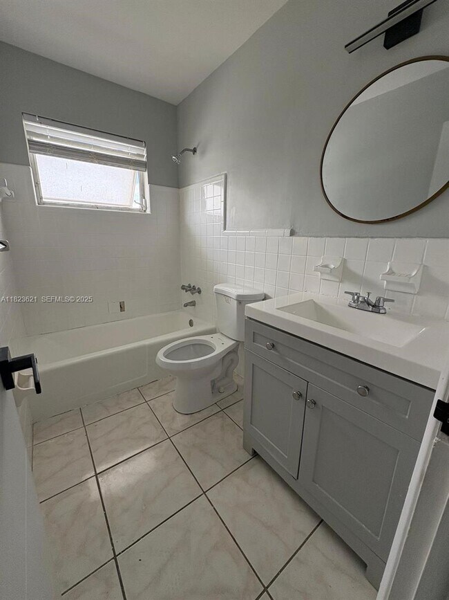 Building Photo - 1816 McKinley St