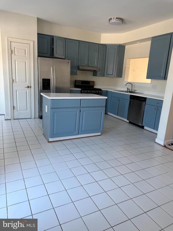 Building Photo - 14264 Madrigal Dr