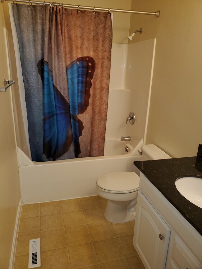 Building Photo - 1215 Weybridge Rd