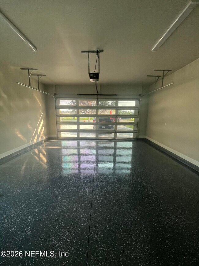 Building Photo - 5395 Heckscher Dr
