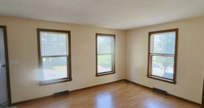 Building Photo - 9-11 Hamar Drive