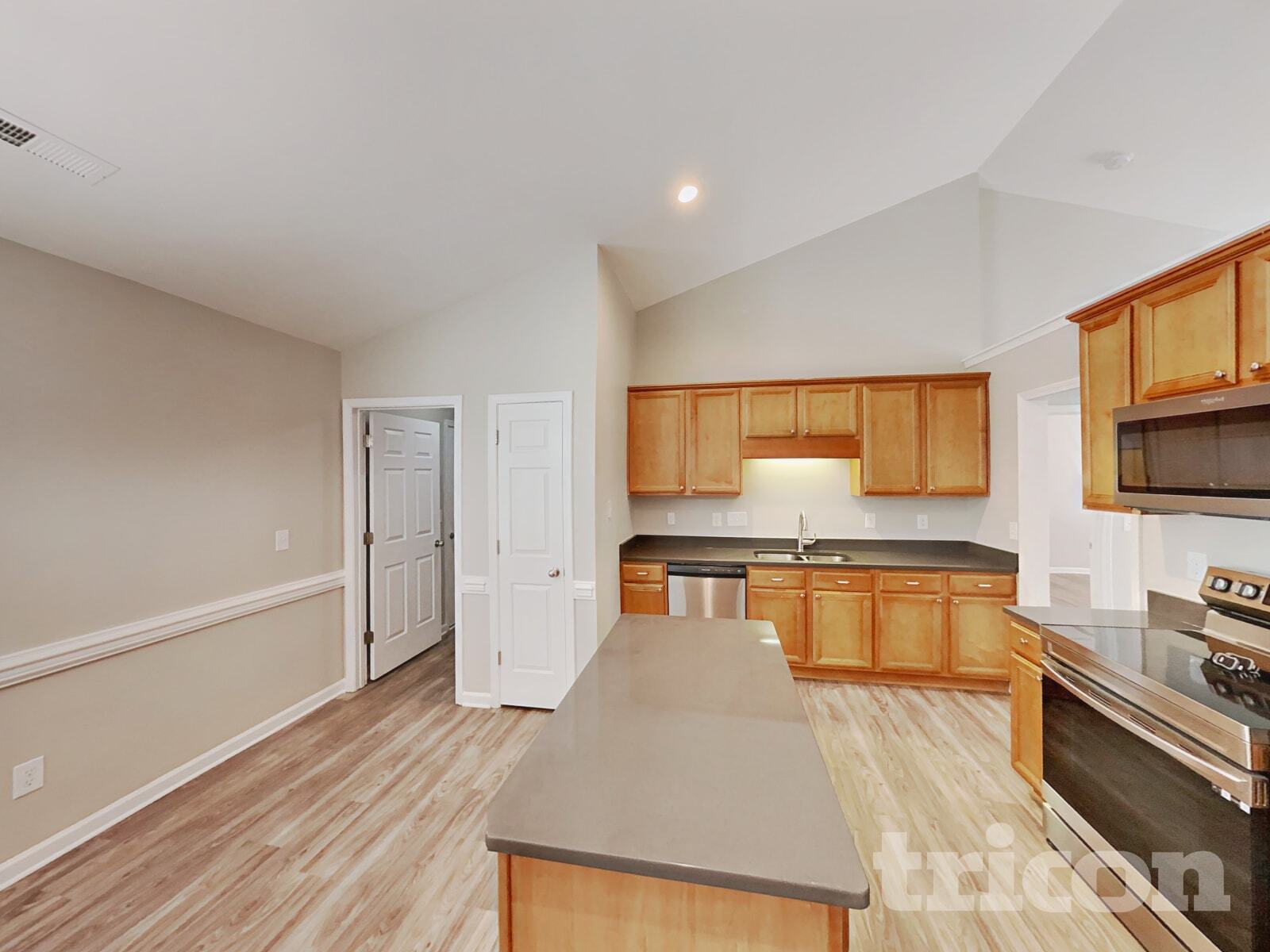 Building Photo - 614 Walnut Crossing Dr