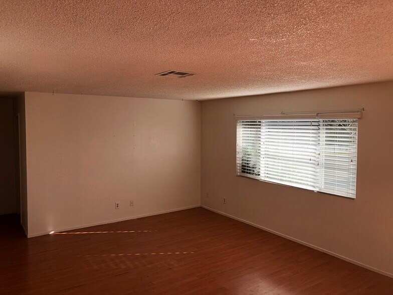 Building Photo - 2104 rosamond ave shasta lake apt 2