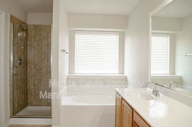 Building Photo - 120 Fred Couples Dr