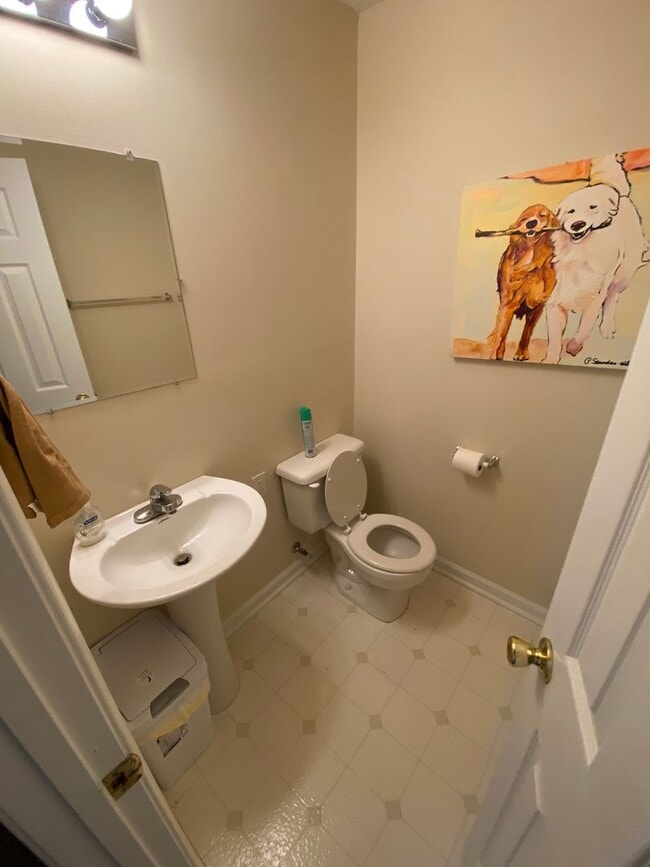 Building Photo - Wonderful 3 bedroom/2.5 bathroom House with 2 Car Garage in Snapfinger!