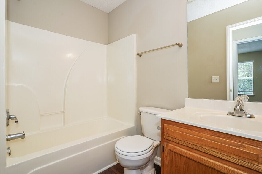 Building Photo - 3525 Mt View Ridge Dr