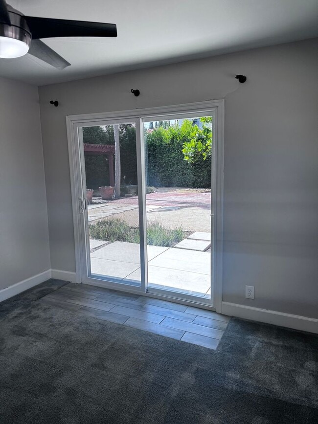 Building Photo - 2413-2415 Santa Ana Ave