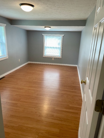 Building Photo - 402 Sam Parker Rd