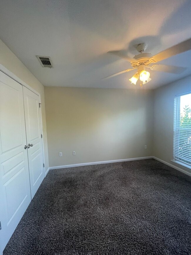 Building Photo - 17-1713 J&amp;S