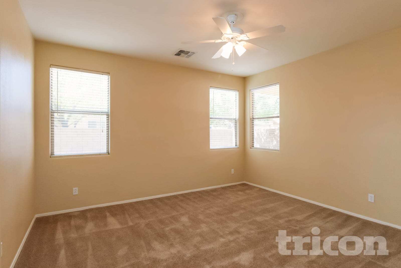 Building Photo - 12519 W Estero Ln