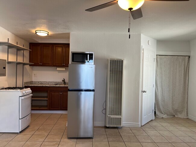 Building Photo - 636 Neptune Way