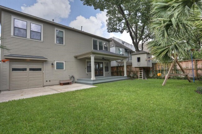 Building Photo - 2205 Brun St