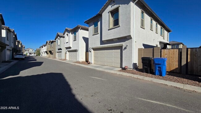 Building Photo - 4242 S 58th Dr