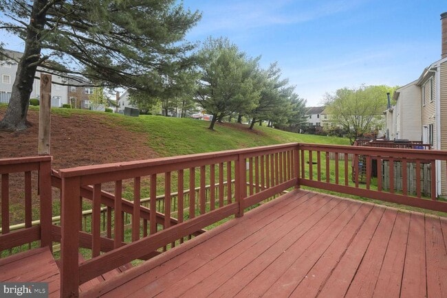 Building Photo - 3010 Mozart Dr