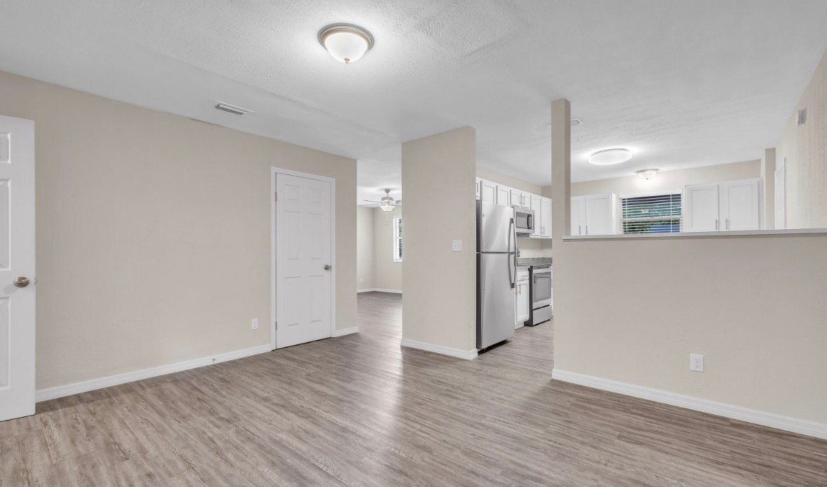 Building Photo - 4546 Lane Ave S