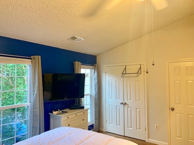 Building Photo - 3715 Hampton Ct