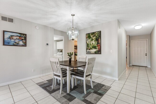 Building Photo - ** PALM RIVER ** 2 BED / 2 BATH - CONDO - NORTH NAPLES - TURNKEY - ANNUAL OR SHORT TERM RENTAL