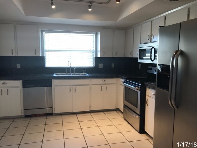 Building Photo - Contemporary 3/2 2-Car Garage Pool Home at Clubhouse Estates in Dr. Phillips Area