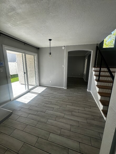 Building Photo - 1051 S Dobson Rd