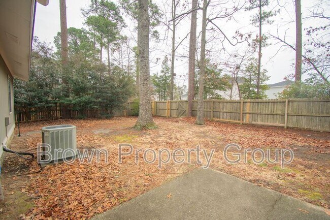Building Photo - 7217 Pebblebrook Dr