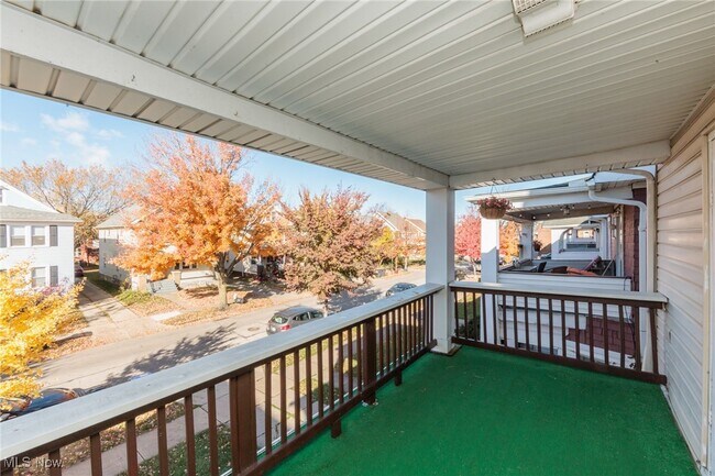 Building Photo - 2035 Chesterland Ave