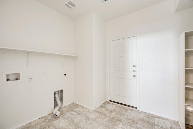 Building Photo - 6508 Carriage Pines Dr